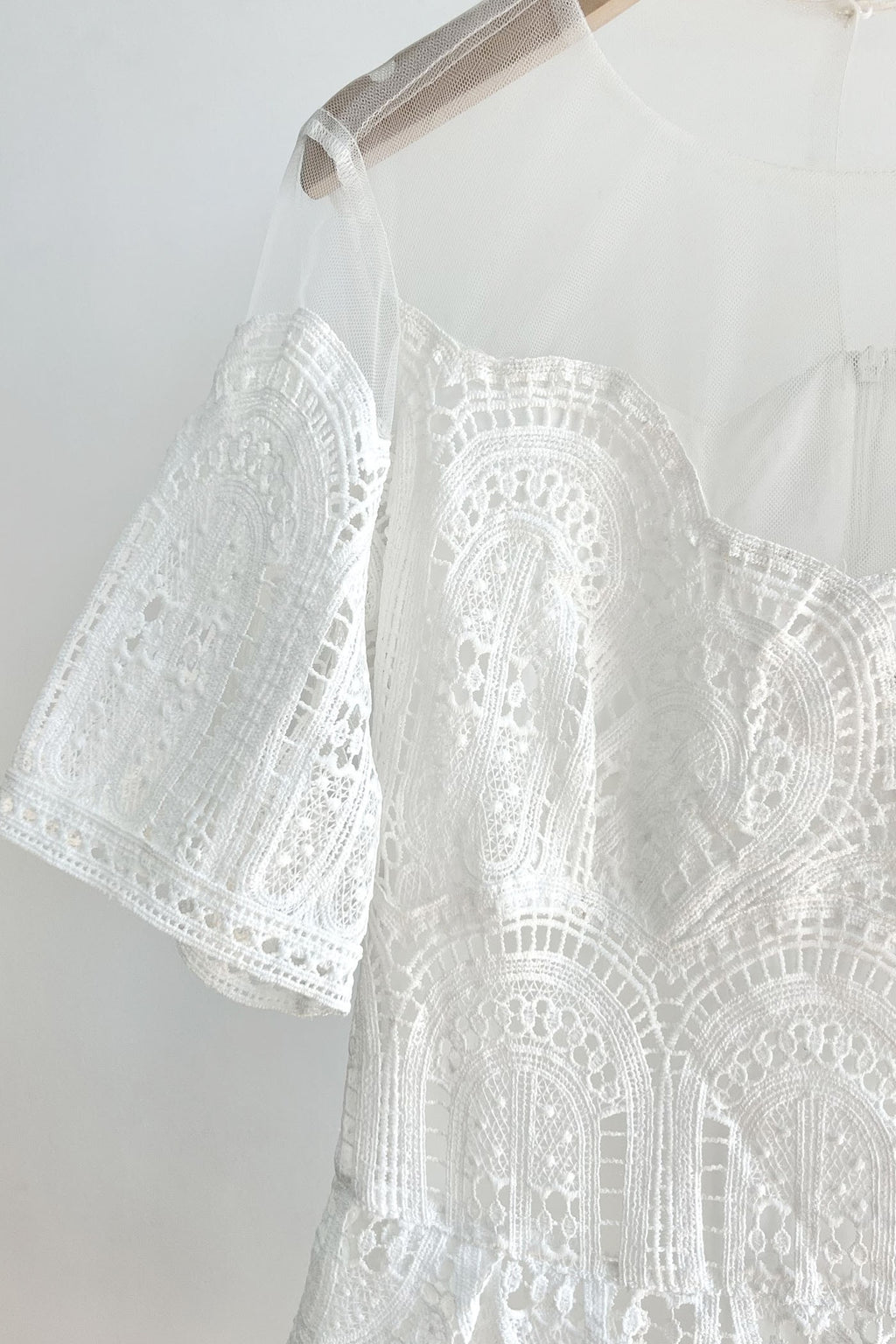 SHORT SLEEVE EMBROIDERY DRESS