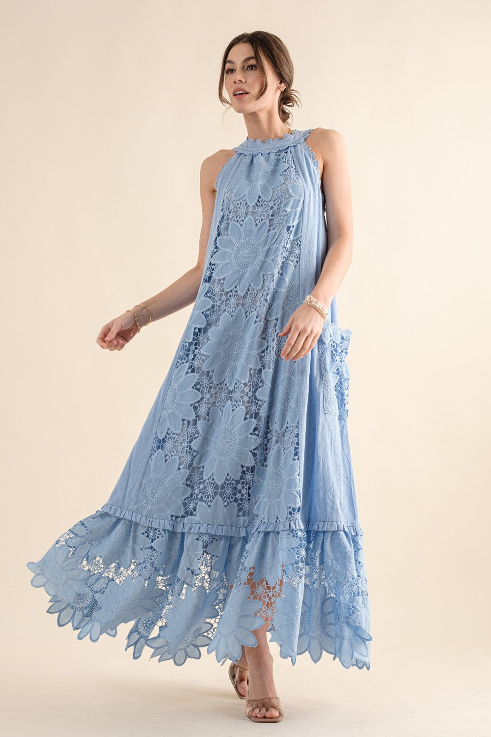 SLEEVELESS LACE DRESS
